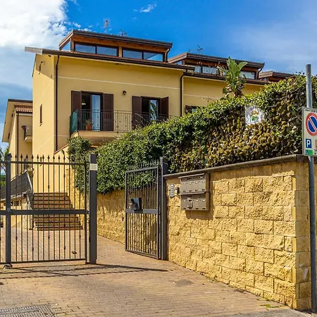 Desiderio Apartment Giardini Naxos