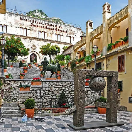 Desiderio Giardini Naxos